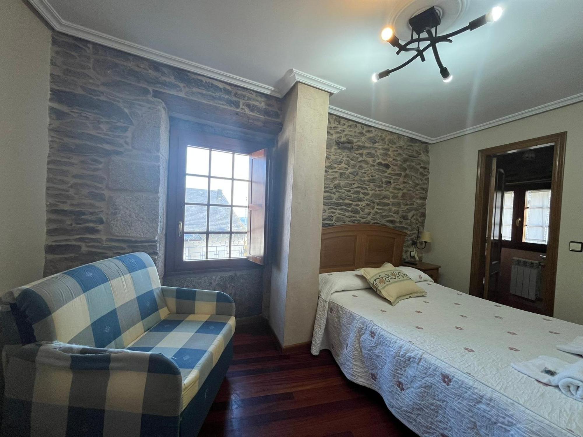 Caldelas Sacra-pension Rustica 3 Estrellas